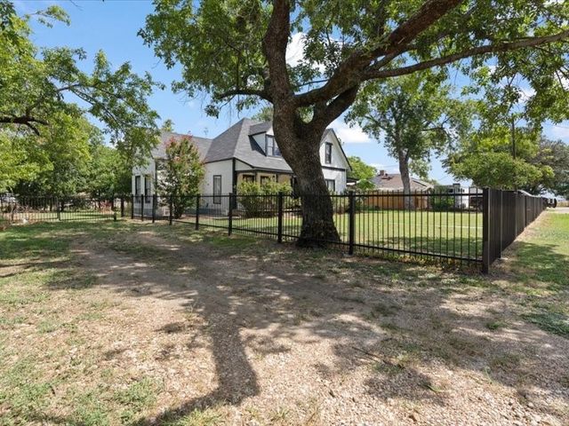 809 E Adams Street, Itasca, TX 76055