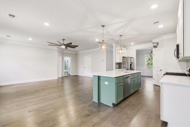 550 Fleming Road, Charleston, SC 29412