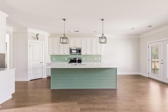 550 Fleming Road, Charleston, SC 29412