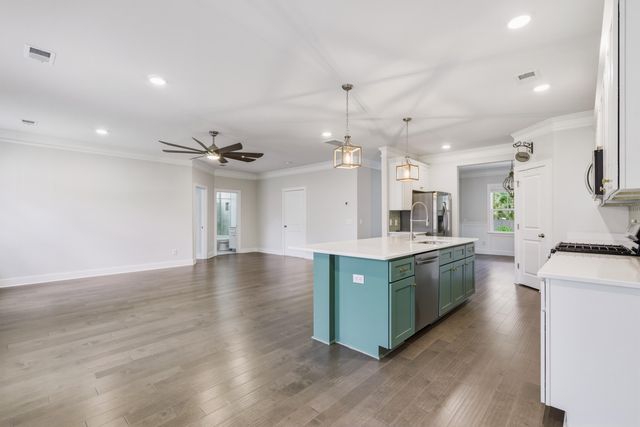 550 Fleming Road, Charleston, SC 29412