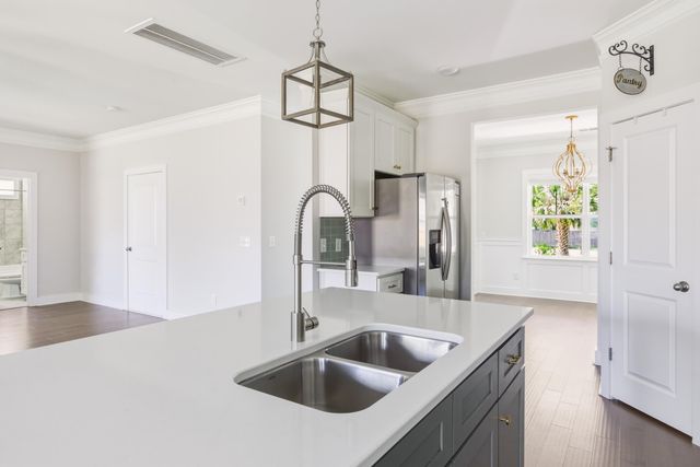 550 Fleming Road, Charleston, SC 29412