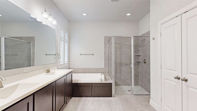 4502 Sapphire Falls Way, Arlington, TX 76005