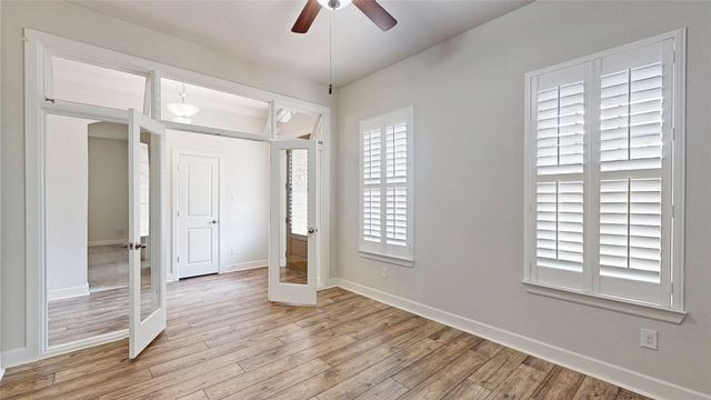 4502 Sapphire Falls Way, Arlington, TX 76005