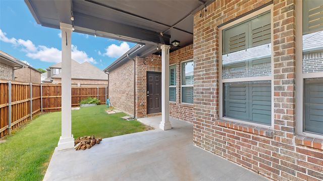 4502 Sapphire Falls Way, Arlington, TX 76005