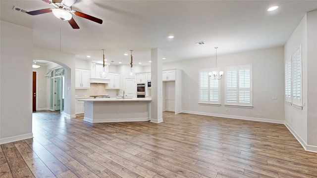 4502 Sapphire Falls Way, Arlington, TX 76005