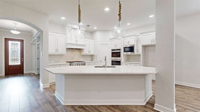 4502 Sapphire Falls Way, Arlington, TX 76005