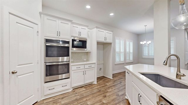 4502 Sapphire Falls Way, Arlington, TX 76005