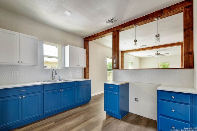 718 E Highland, San Antonio, TX 78210
