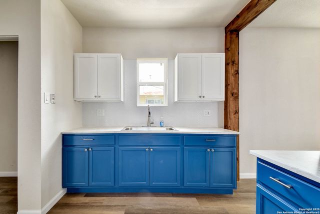 718 E Highland, San Antonio, TX 78210