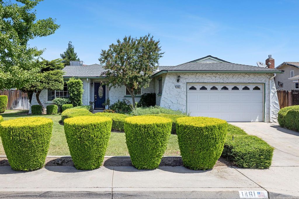 Image 1 of property listing at 1461 Rall Avenue, Clovis, CA 93611