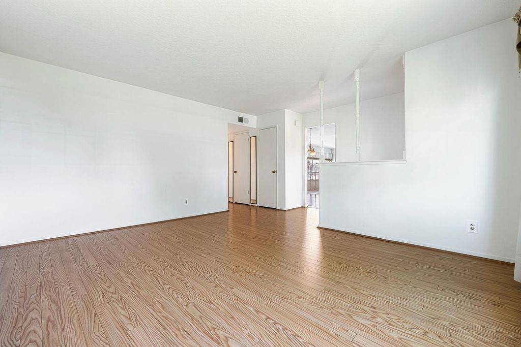 Image 11 of property listing at 1461 Rall Avenue, Clovis, CA 93611