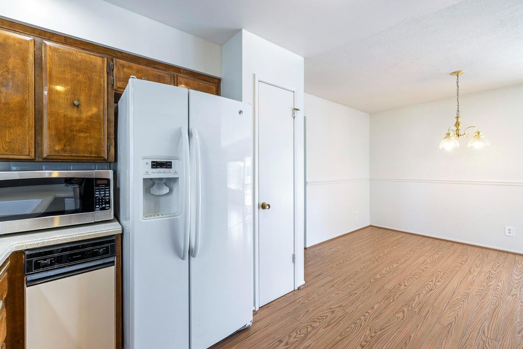 Image 16 of property listing at 1461 Rall Avenue, Clovis, CA 93611