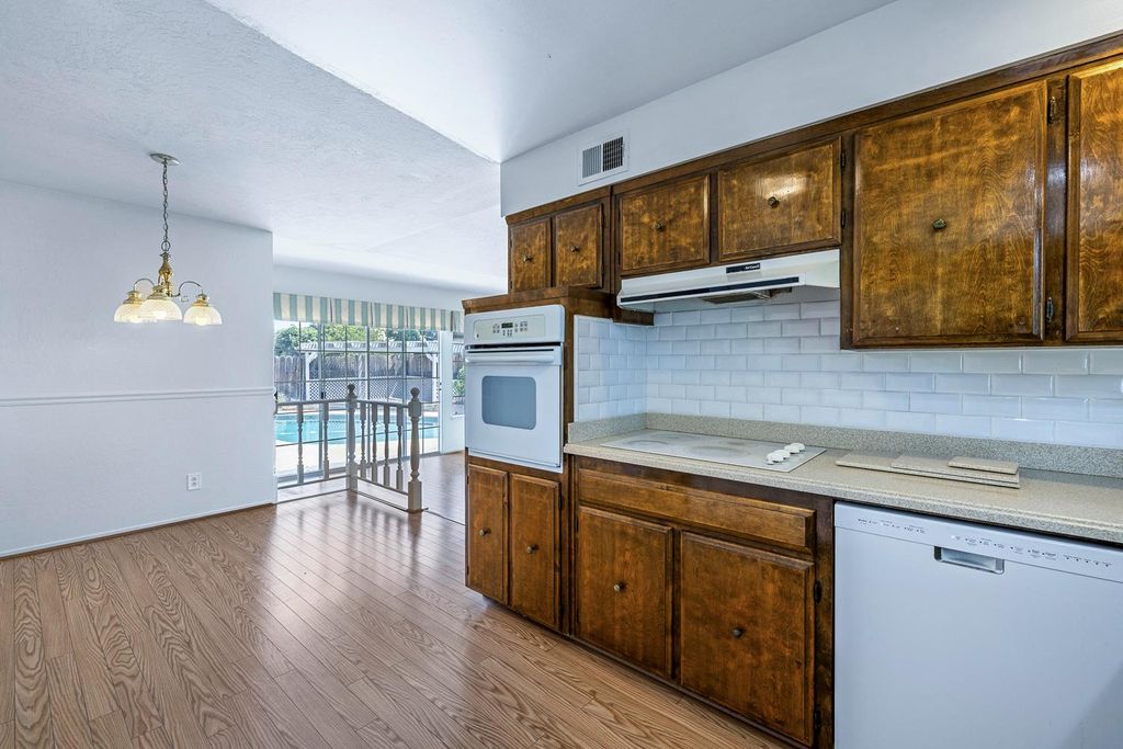 Image 17 of property listing at 1461 Rall Avenue, Clovis, CA 93611