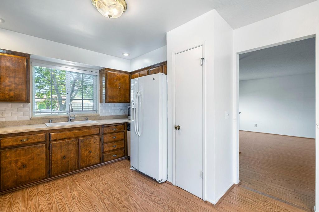 Image 18 of property listing at 1461 Rall Avenue, Clovis, CA 93611