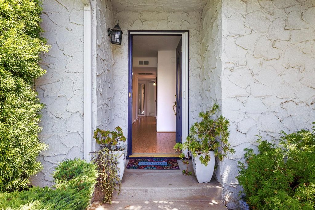 Image 3 of property listing at 1461 Rall Avenue, Clovis, CA 93611