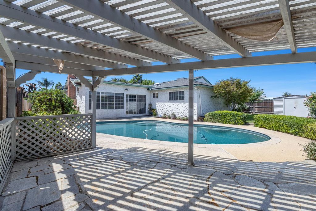 Image 35 of property listing at 1461 Rall Avenue, Clovis, CA 93611