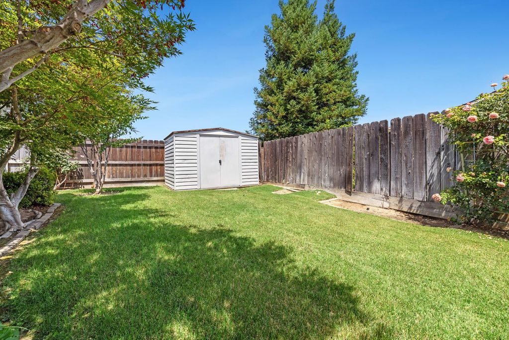 Image 37 of property listing at 1461 Rall Avenue, Clovis, CA 93611