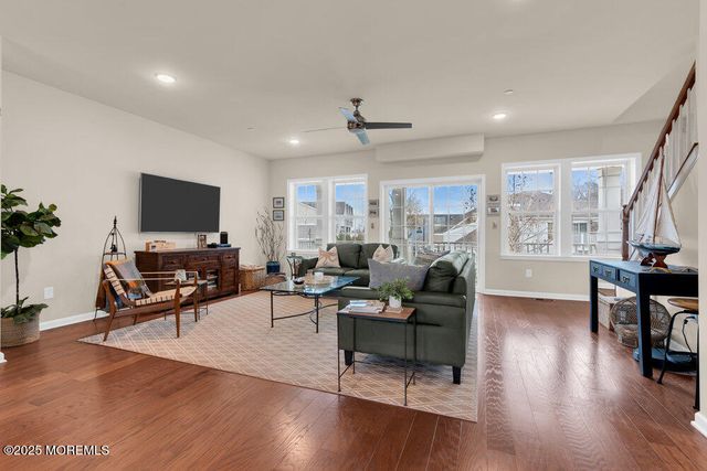 24 Lighthouse Pt Road, Highlands, NJ 07732