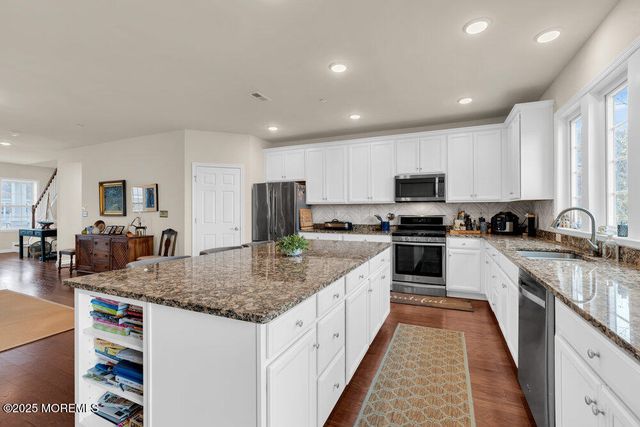 24 Lighthouse Pt Road, Highlands, NJ 07732