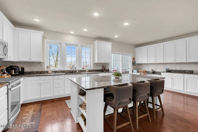 24 Lighthouse Pt Road, Highlands, NJ 07732