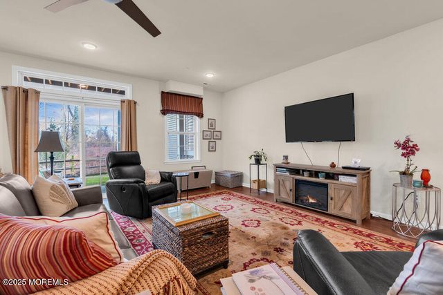 24 Lighthouse Pt Road, Highlands, NJ 07732