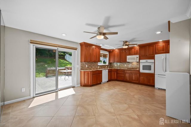 16 Venus Road, South Amboy, NJ 08879