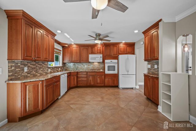 16 Venus Road, South Amboy, NJ 08879