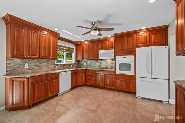 16 Venus Road, South Amboy, NJ 08879