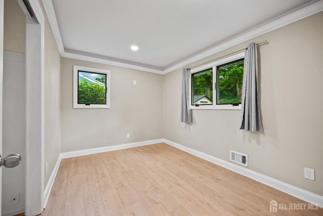 16 Venus Road, South Amboy, NJ 08879