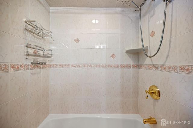 16 Venus Road, South Amboy, NJ 08879