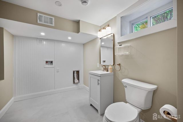 16 Venus Road, South Amboy, NJ 08879