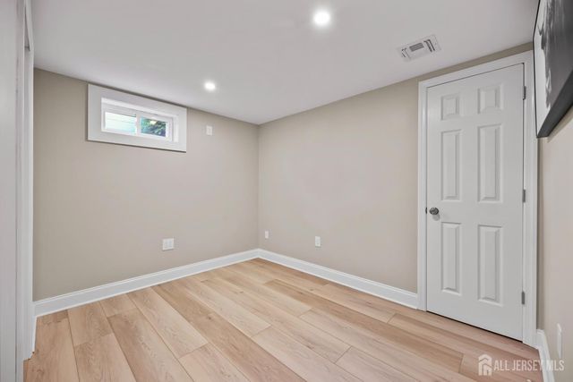 16 Venus Road, South Amboy, NJ 08879