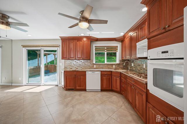 16 Venus Road, South Amboy, NJ 08879