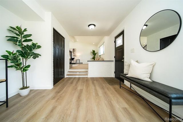 19327 Hardy Street, Livonia, MI 48152