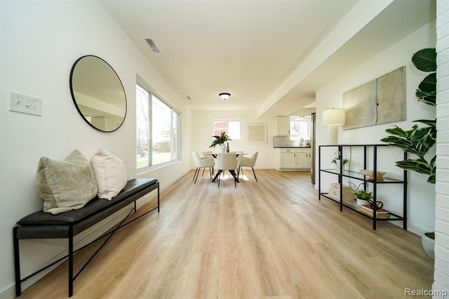 19327 Hardy Street, Livonia, MI 48152