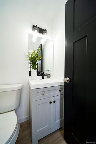 19327 Hardy Street, Livonia, MI 48152