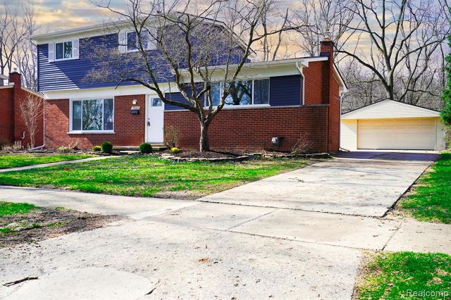 19327 Hardy Street, Livonia, MI 48152