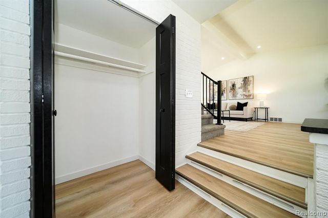 19327 Hardy Street, Livonia, MI 48152