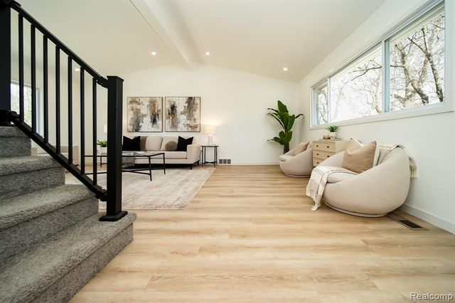 19327 Hardy Street, Livonia, MI 48152