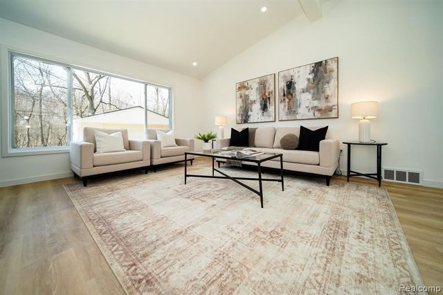 19327 Hardy Street, Livonia, MI 48152