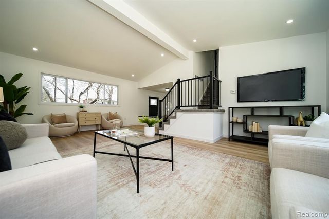 19327 Hardy Street, Livonia, MI 48152