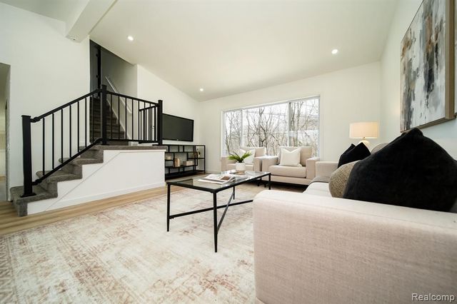 19327 Hardy Street, Livonia, MI 48152