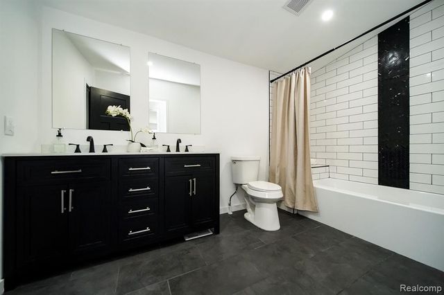 19327 Hardy Street, Livonia, MI 48152