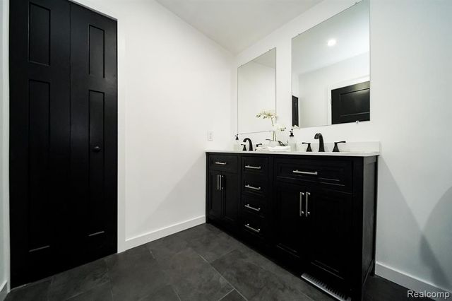 19327 Hardy Street, Livonia, MI 48152