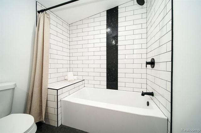 19327 Hardy Street, Livonia, MI 48152