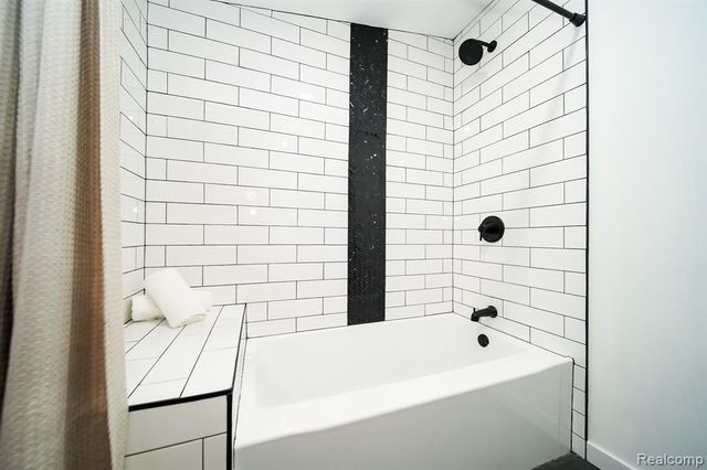 19327 Hardy Street, Livonia, MI 48152