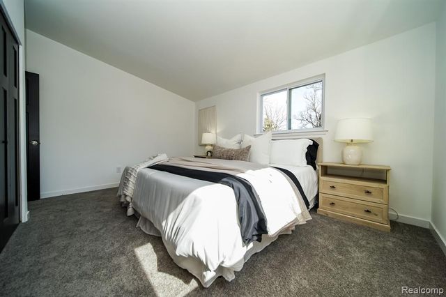 19327 Hardy Street, Livonia, MI 48152