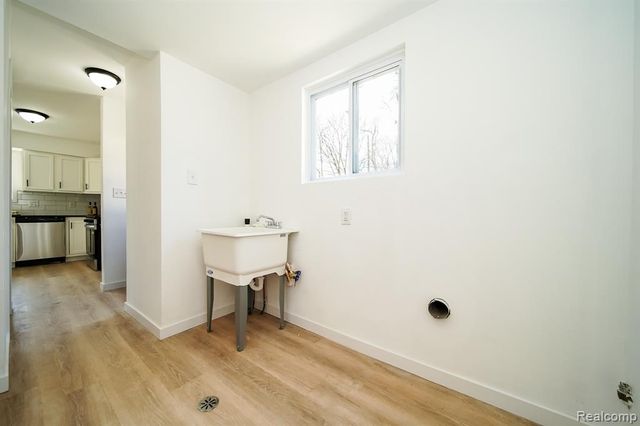 19327 Hardy Street, Livonia, MI 48152