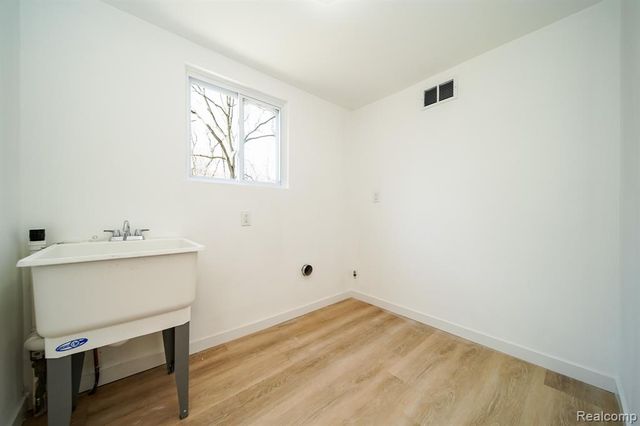 19327 Hardy Street, Livonia, MI 48152