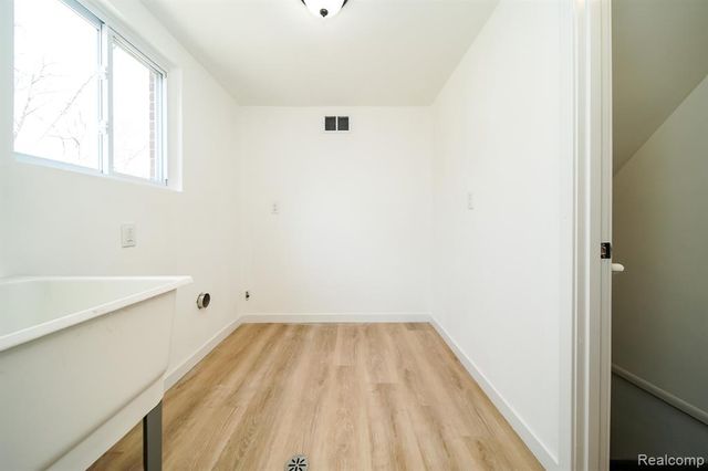 19327 Hardy Street, Livonia, MI 48152